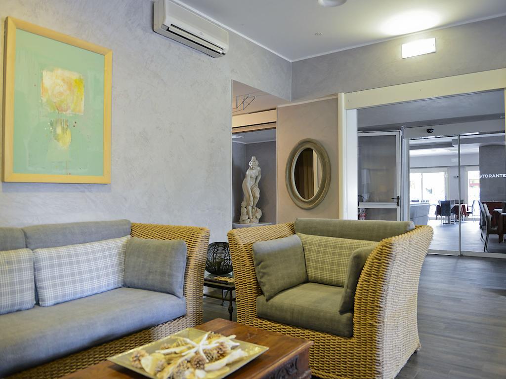 Hotel Parco Милано Мартима Екстериор снимка