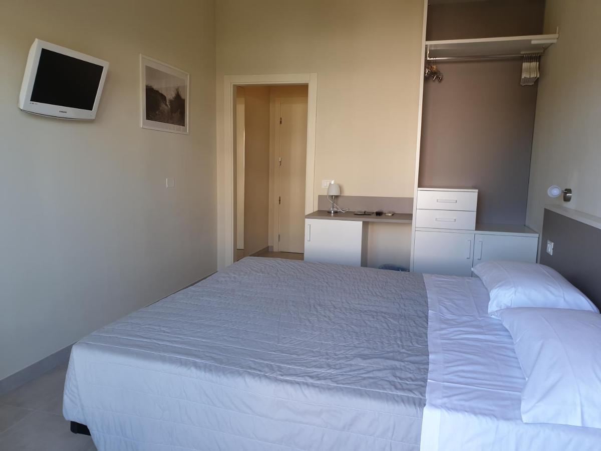 Hotel Parco Милано Мартима Екстериор снимка