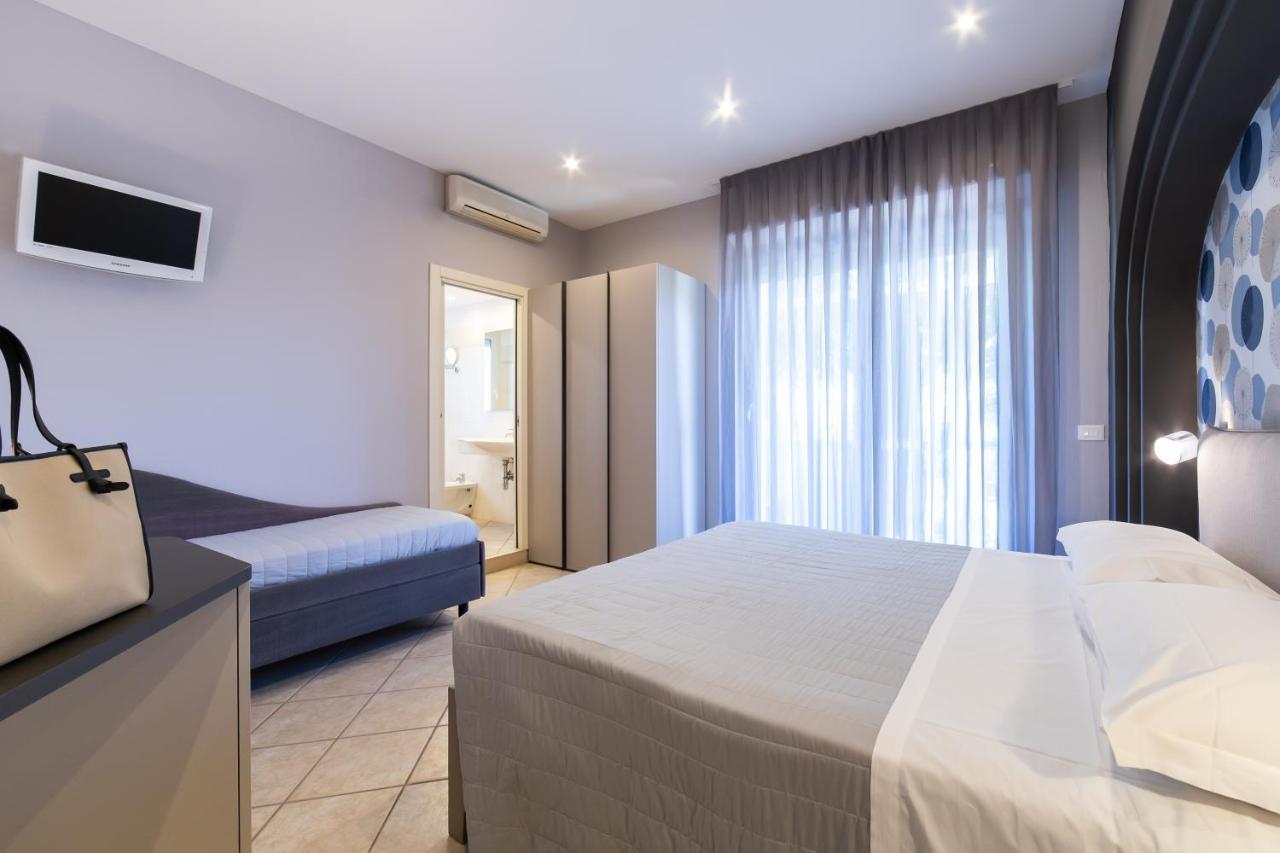 Hotel Parco Милано Мартима Екстериор снимка