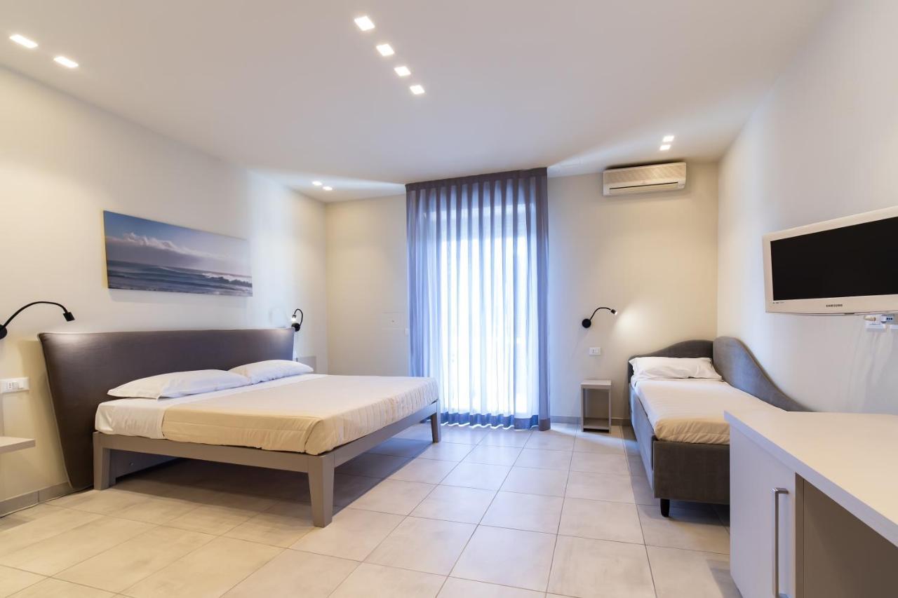Hotel Parco Милано Мартима Екстериор снимка