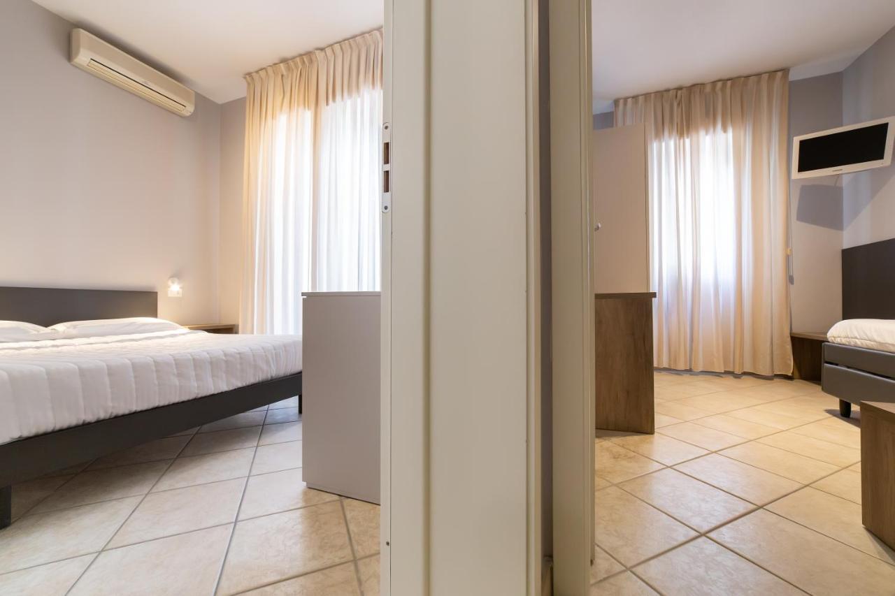 Hotel Parco Милано Мартима Екстериор снимка