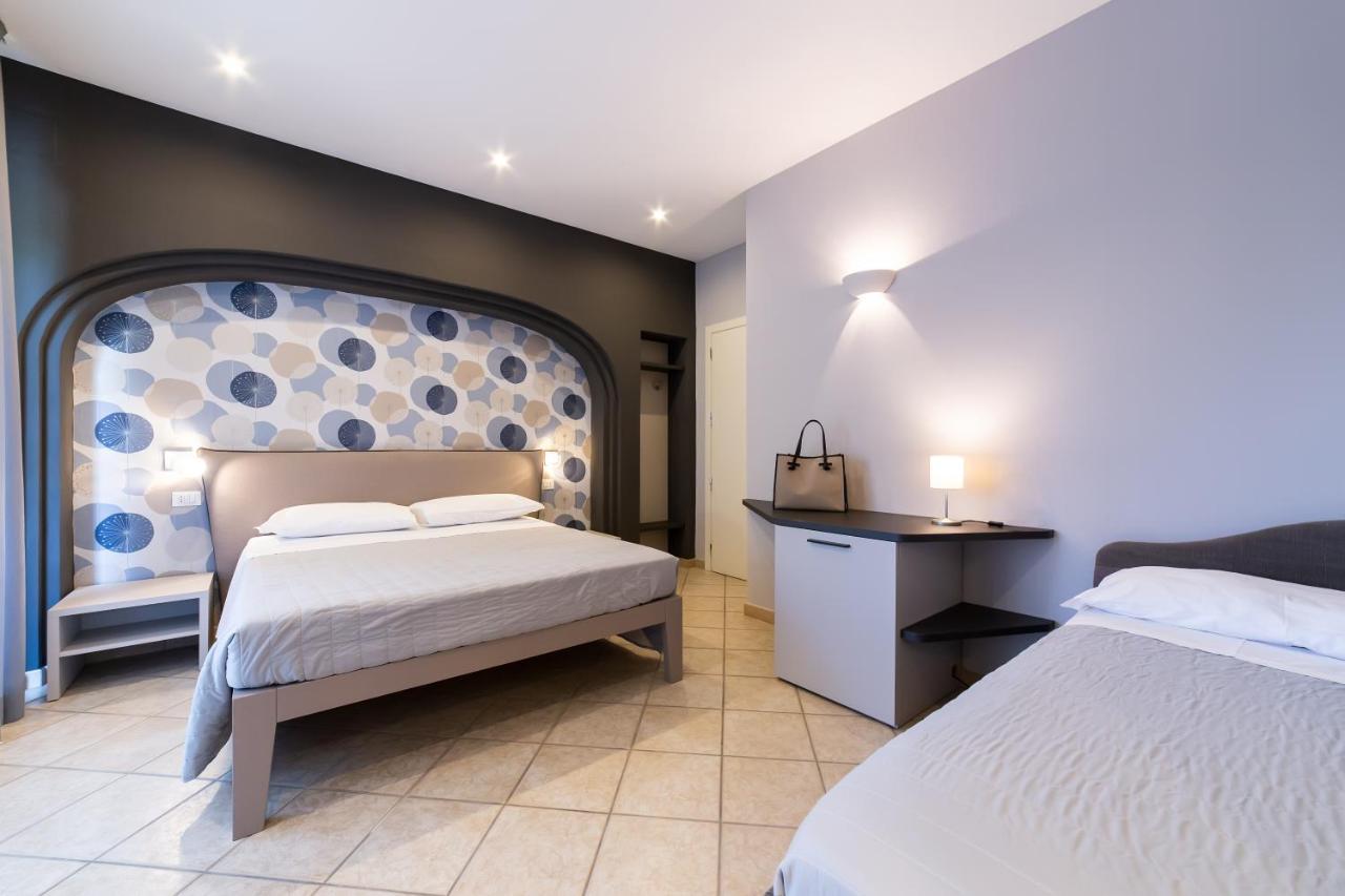 Hotel Parco Милано Мартима Екстериор снимка