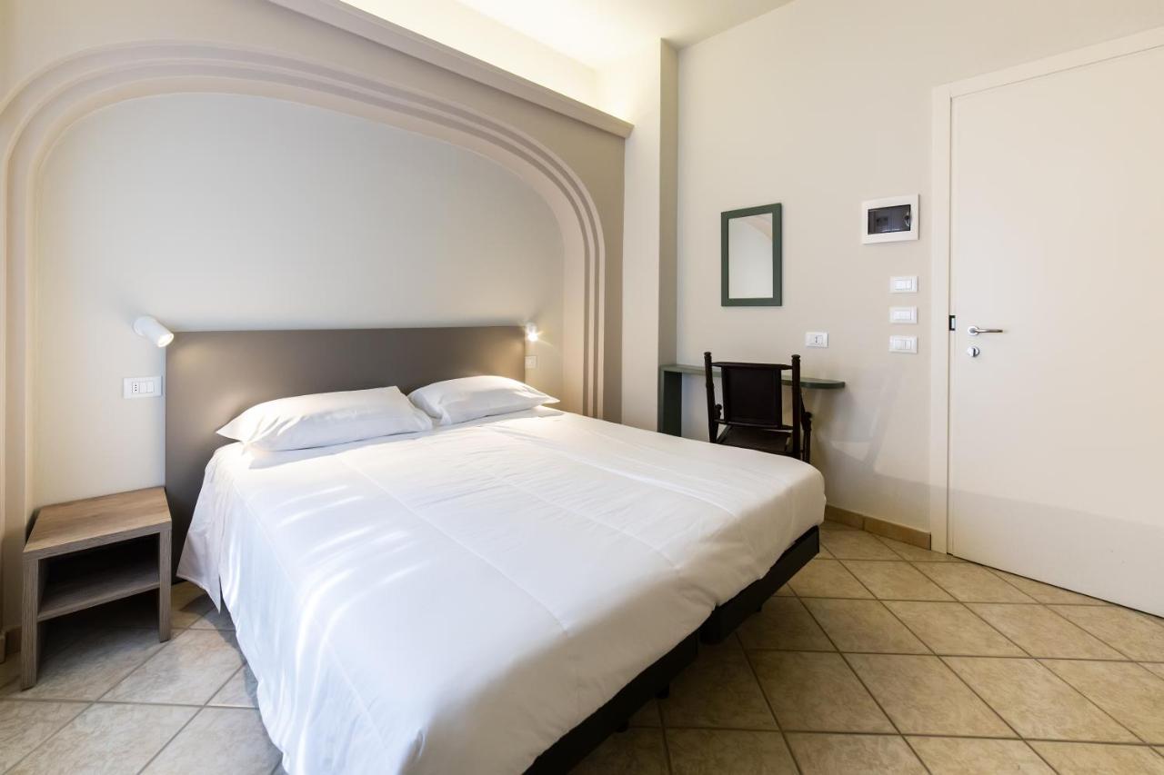 Hotel Parco Милано Мартима Екстериор снимка