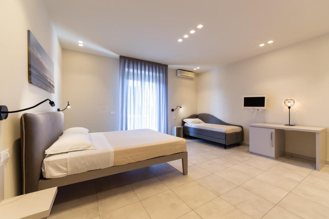 Hotel Parco Милано Мартима Екстериор снимка