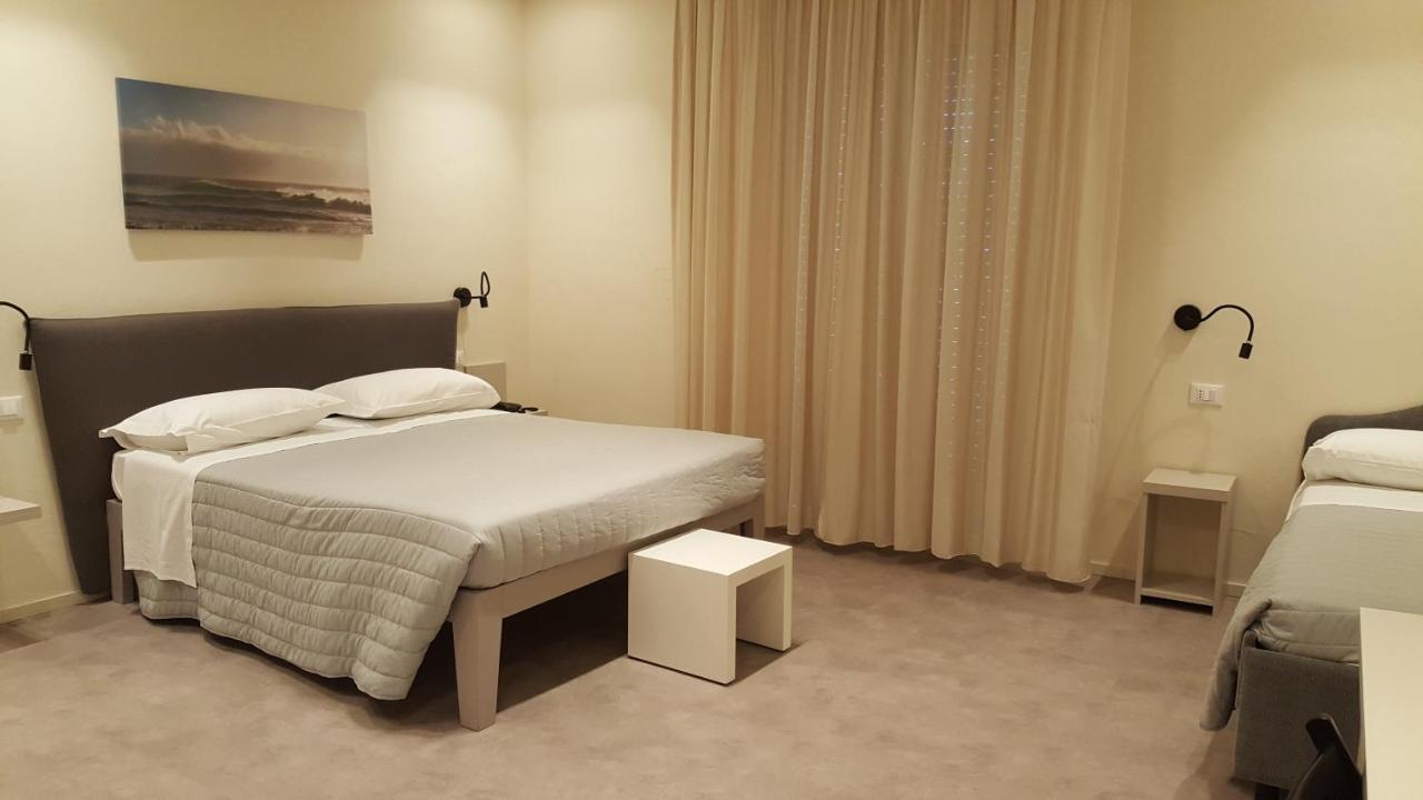 Hotel Parco Милано Мартима Екстериор снимка