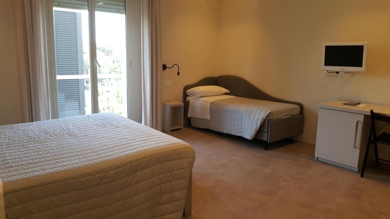 Hotel Parco Милано Мартима Екстериор снимка