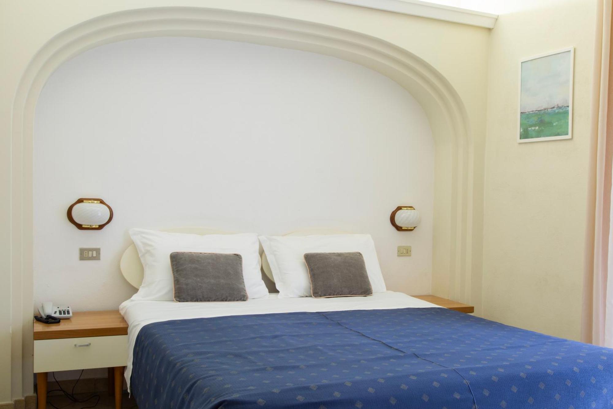 Hotel Parco Милано Мартима Екстериор снимка