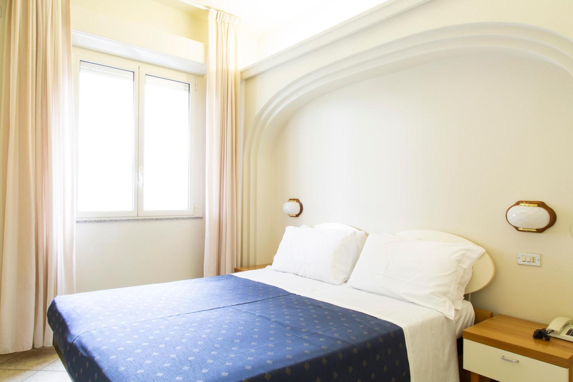 Hotel Parco Милано Мартима Екстериор снимка