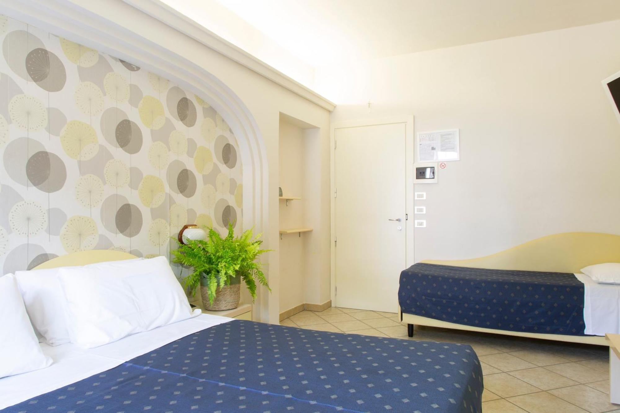 Hotel Parco Милано Мартима Екстериор снимка